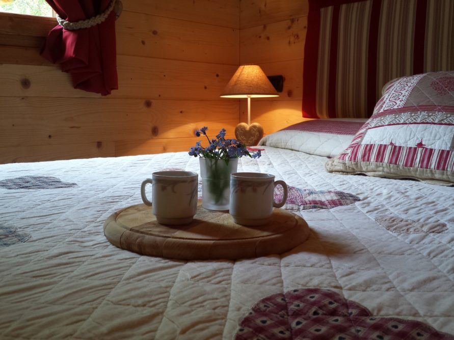 WONDERFUL CHALET AVAILABLE FROM 19TH TO 26th OF JUNE FOR 75 € PER NIGHT!