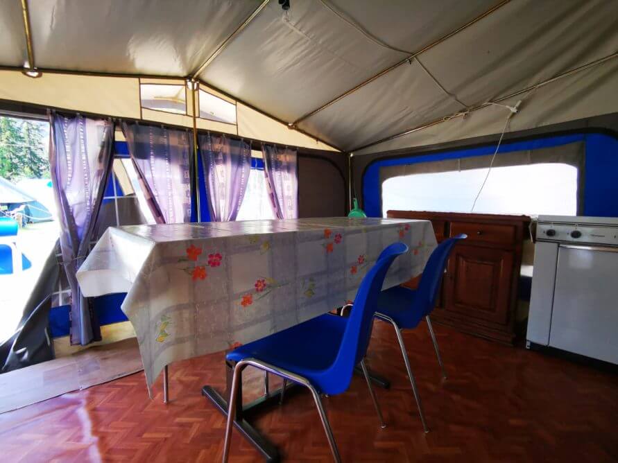 4 people Caravan available 19-25 July at 55€ per night